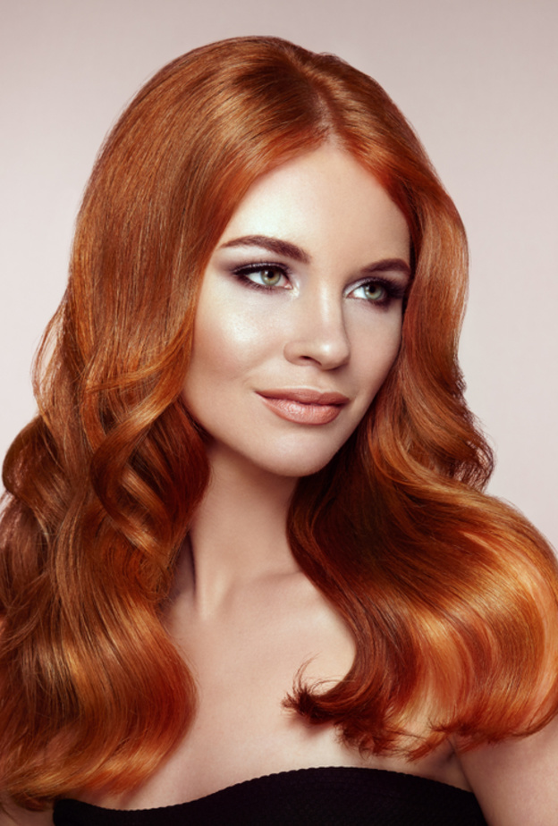 كيفية صبغ الشعر باللون النحاسي في المنزل بالخطوات
