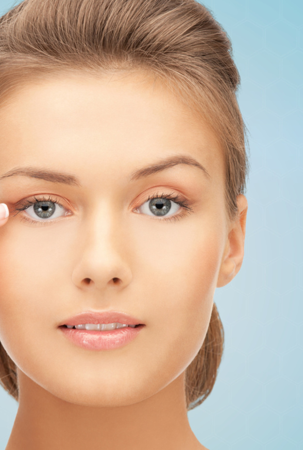 وصفات طبيعية لرفع وشد الجفون المترهلة