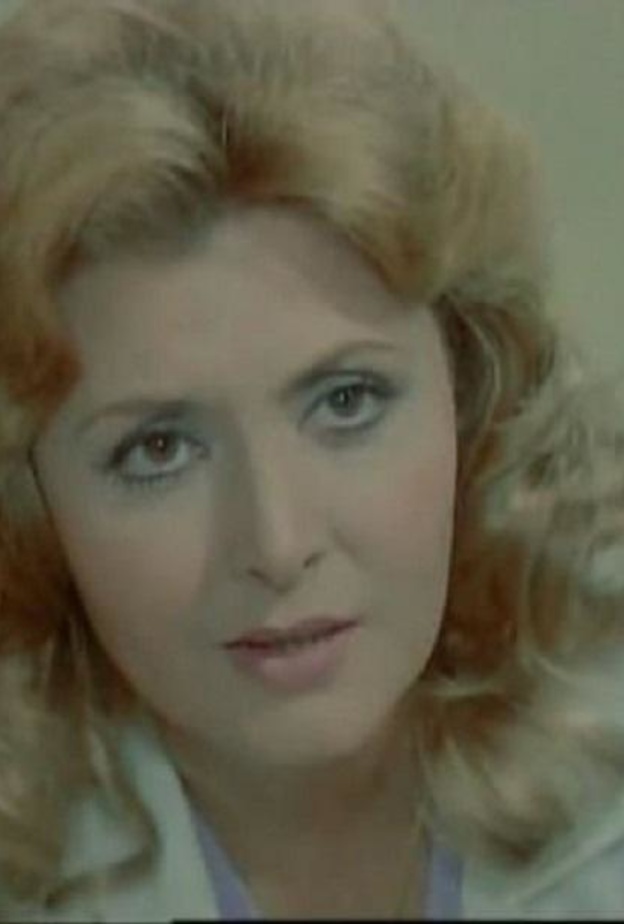 الفنانة ليلى طاهر في أحد أعمالها افنية