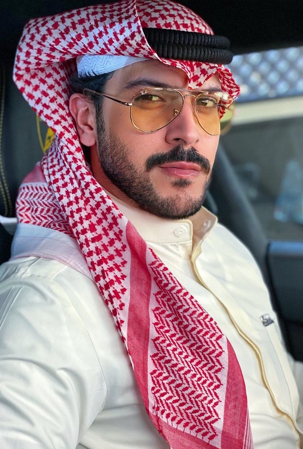 الفنان عيسى المرزوق