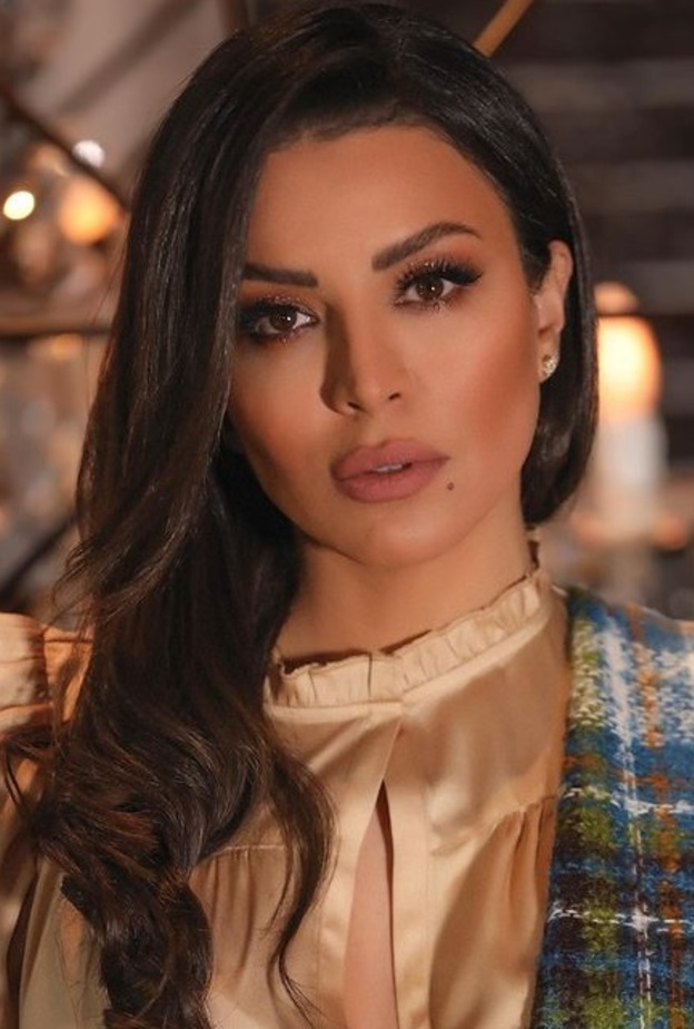 أجمل قصات وتسريحات شعر مستوحاة من أمل بوشوشة لإطلالة جذابة