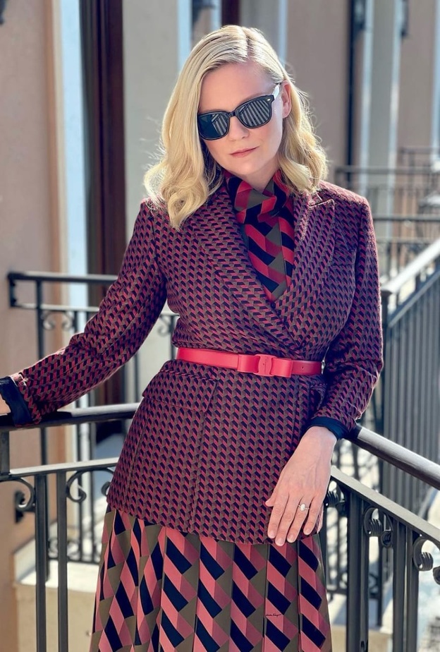 كريستين دانست بأناقتها المعتادة