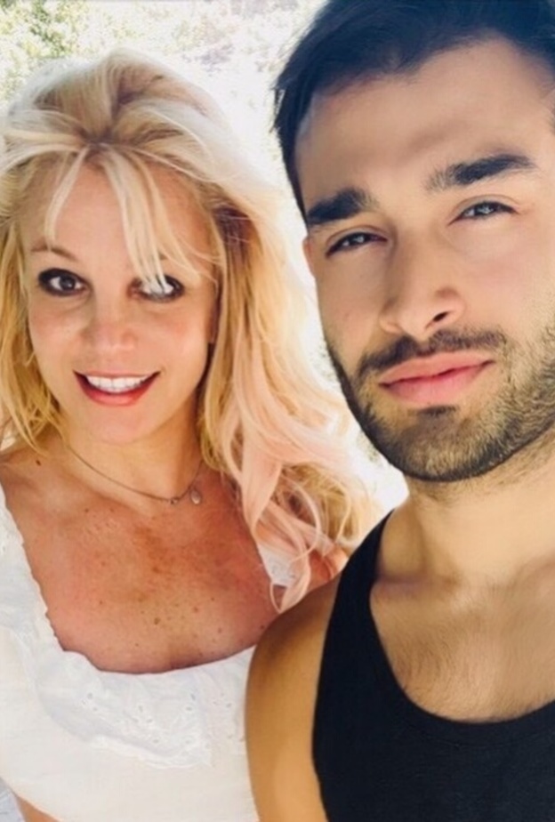 بريتني سبيرز تعلن خطوبتها من سام أصغري