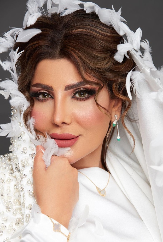 الفنانة إلهام الفضالة