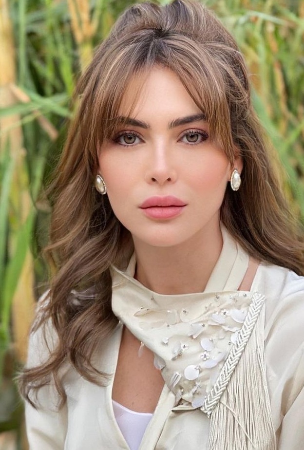 أجمل إطلالات ستيفاني صليبا الجمالية أثناء تواجدها في السعودية 2021