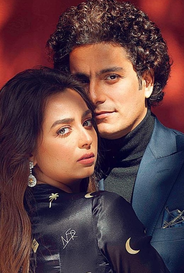 هبة مجدي ومحمد محسن يرزقان بمولودهما الثاني ويكشفان عن اسمه