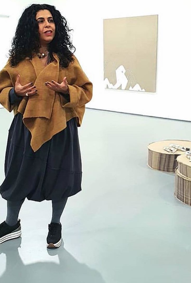 الموهوبة منال الضويان.. فنانة مفاهيمية قديرة وأعمال فنية مبتكرة