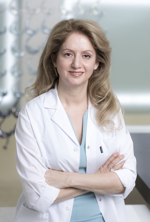 "إيمي ميشكاتي" خبيرة علاج تساقط الشعر وترميمه