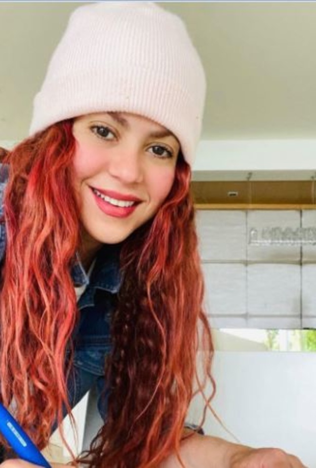 شاكيرا ترقص مع والدها احتفالا بعيد ميلاده التسعين