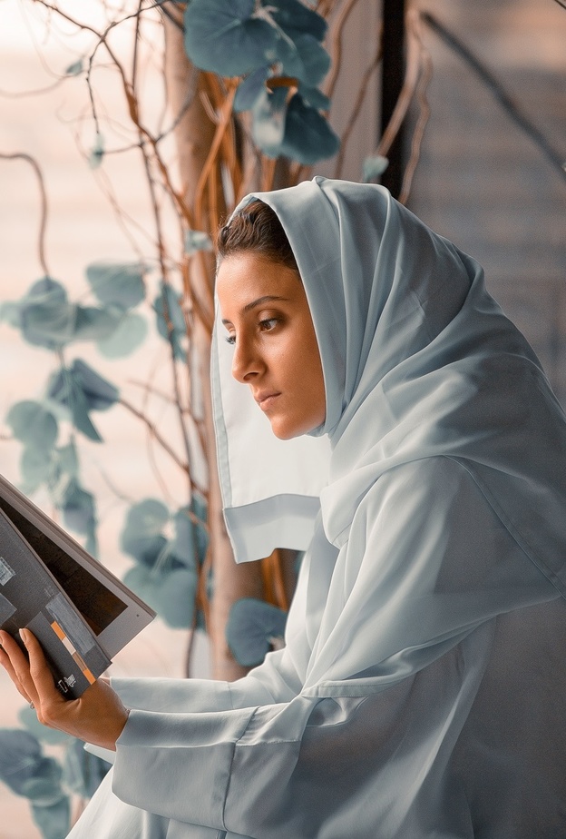 حوارات مع الفنانين والقائمين على مبادرة مكتبة الفن من معهد مسك للفنون