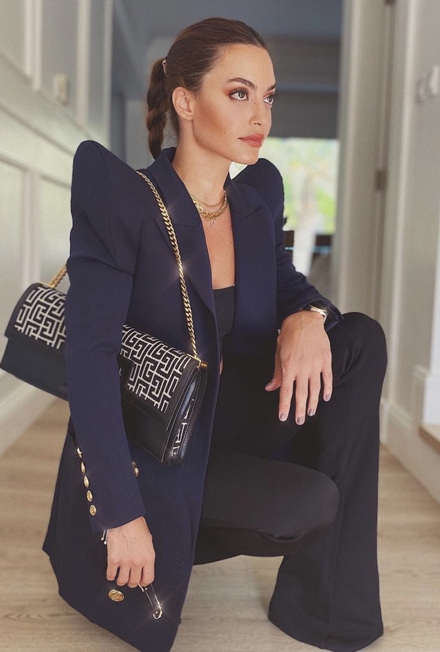 شنط كتف بتصاميم مميزة مستوحاة من اطلالات الفاشينيستا