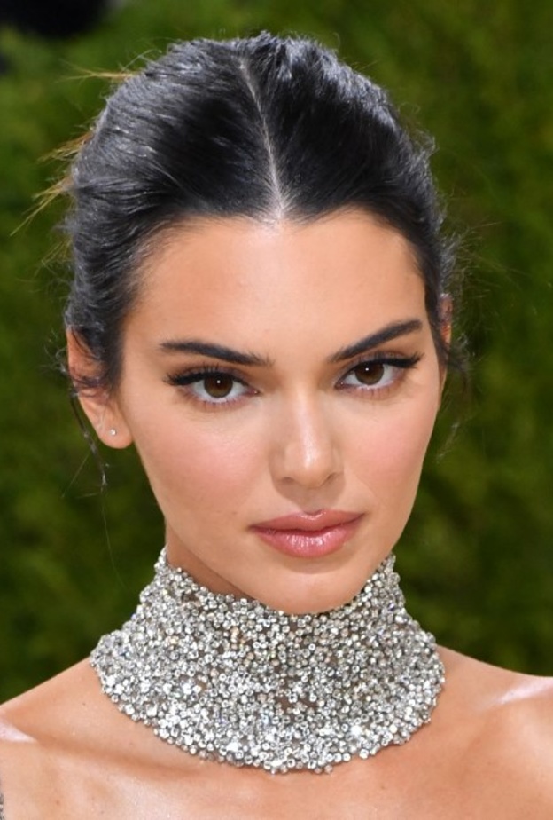أجمل رسمات مكياج عيون النجمات في حفل Met Gala 2021