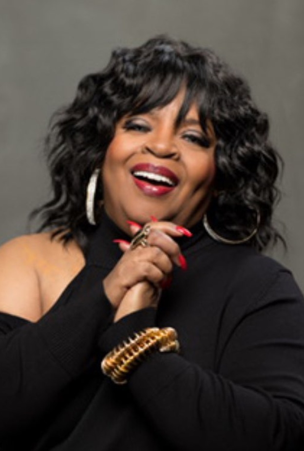 وفاة المغنية سارة داش عن عمر يناهز 76 عامًا