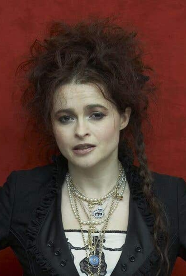 تفاصيل مشاركة هيلينا بونهام كارتر في الجزء الثاني من فيلم "Enola Holmes"