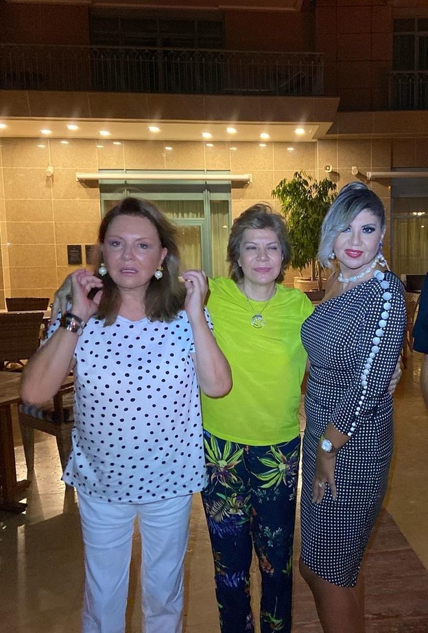 ظهور لافت لـ جورجينا رزق مع زوجها وليد توفيق بسهرة ودية مع النجوم