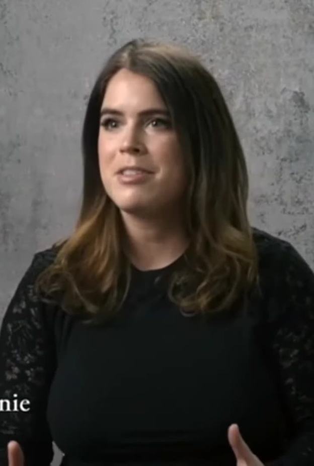 الأميرة يوجين تبكي تأثرا وهي تستعيد ذكرى تقديم طفلها لجدها الراحل الأمير فيليب