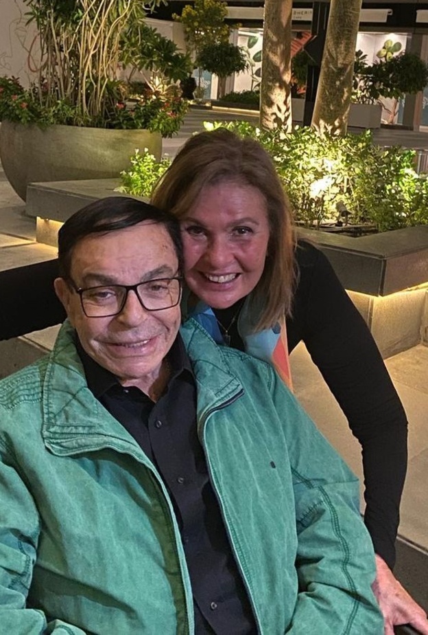 سمير صبري ويسرا- صورة من حساب بوسي شلبي على انستقرام