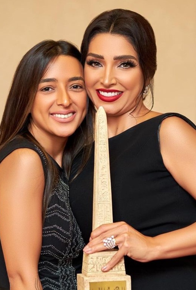 روجينا وابنتها- صورة من حساب روجينا على انستقرام