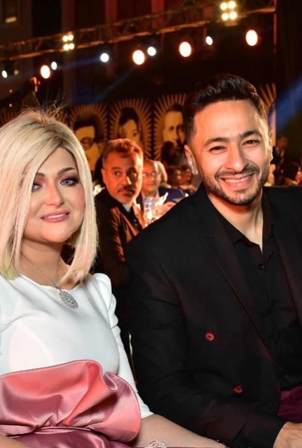 حمادة هلال وزوجته