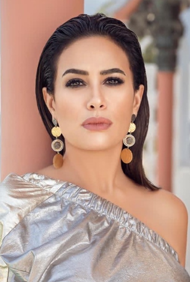 أبرز عيوب جمالية تفتخر بها النجمات في ملامحهن