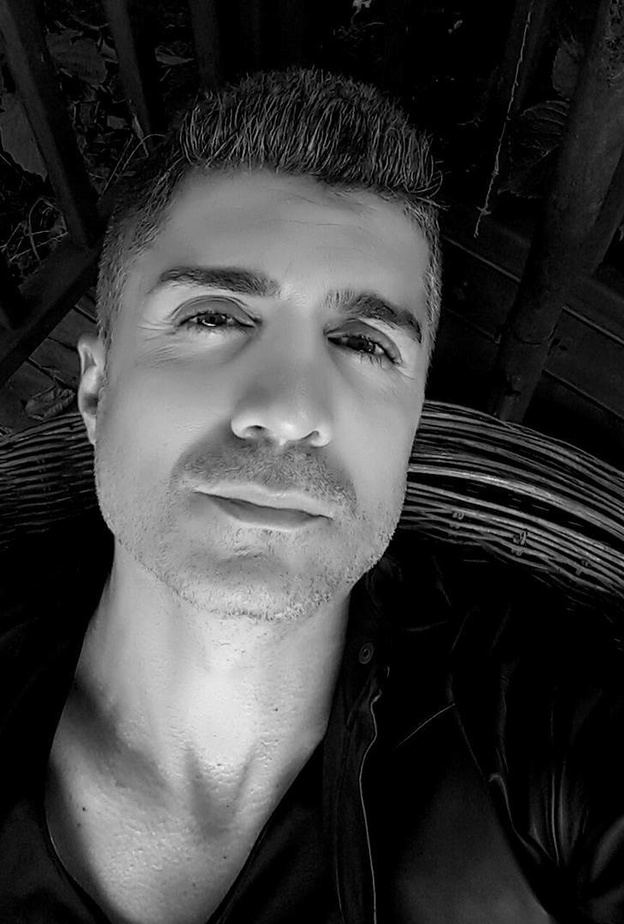 تعرفوا على أوزجان دينيز الخطيب السابق لـ أروى جودة وبطل "عروس اسطنبول"