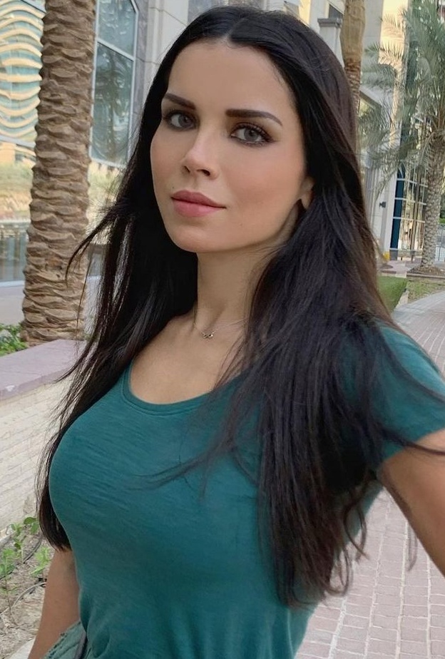 زوجة باسم ياخور ترد على الإنتقادات 