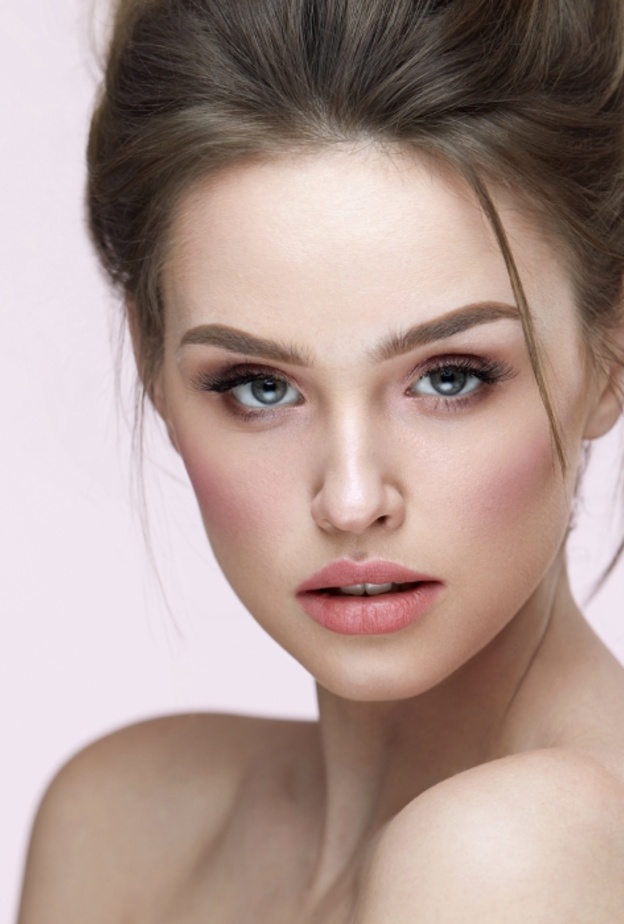 طرق للحصول على خدود وردية طبيعياً