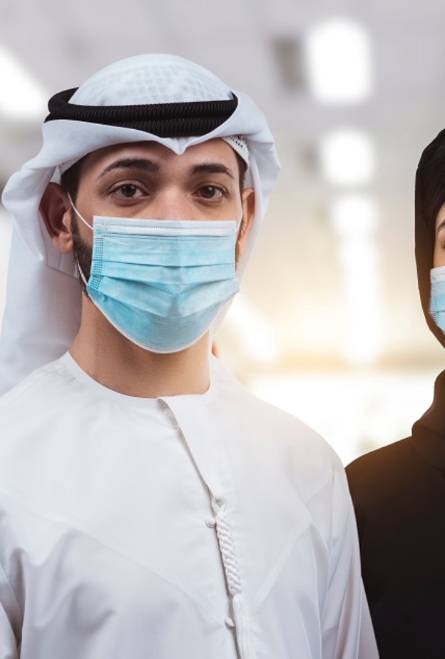 الإمارات تلغي إلزامية ارتداء الكمام في بعض الأماكن