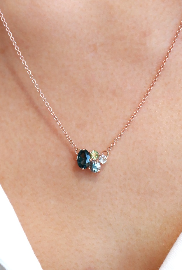 أجمل المجوهرات المرصعة بأحجار التوباز الأزرق اللندني 