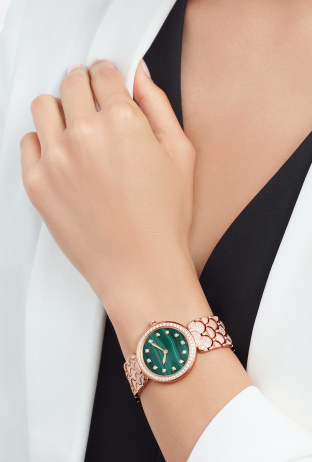 أناقتك الخريفية بأجمل الساعات الذهبية الراقية