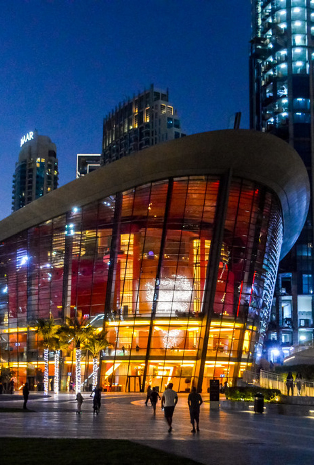 أوبرا دبي وجهة ثقافية ساحرة في الامارة بواسطة Francisco Anzola