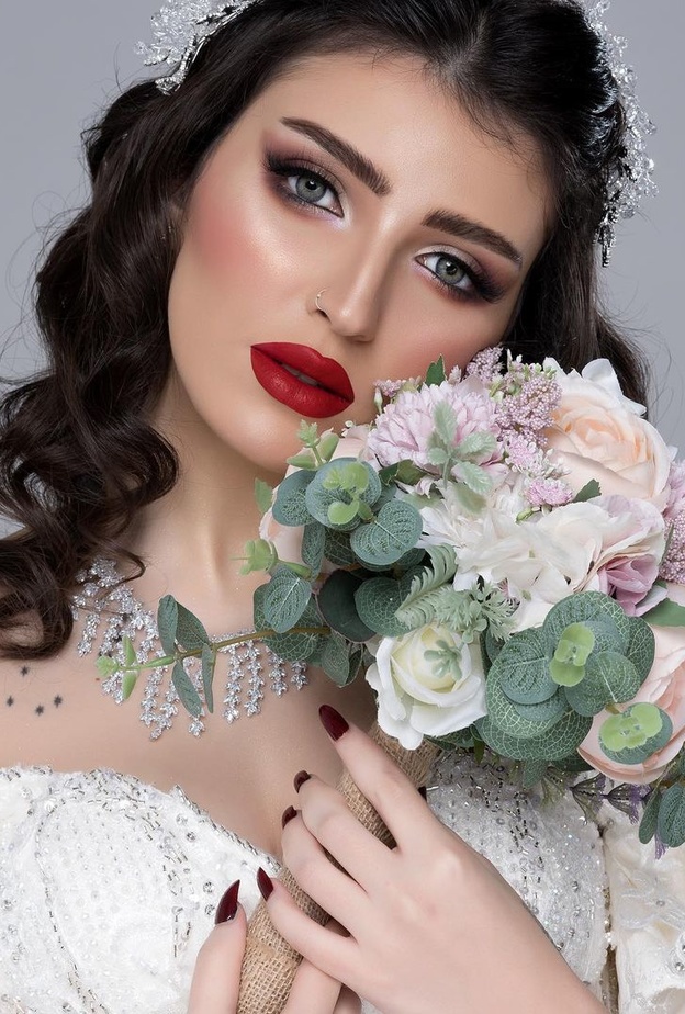 اجمل مكياج عروس مميز من خبيرة التجميل السعودية فاطمة بوجباره