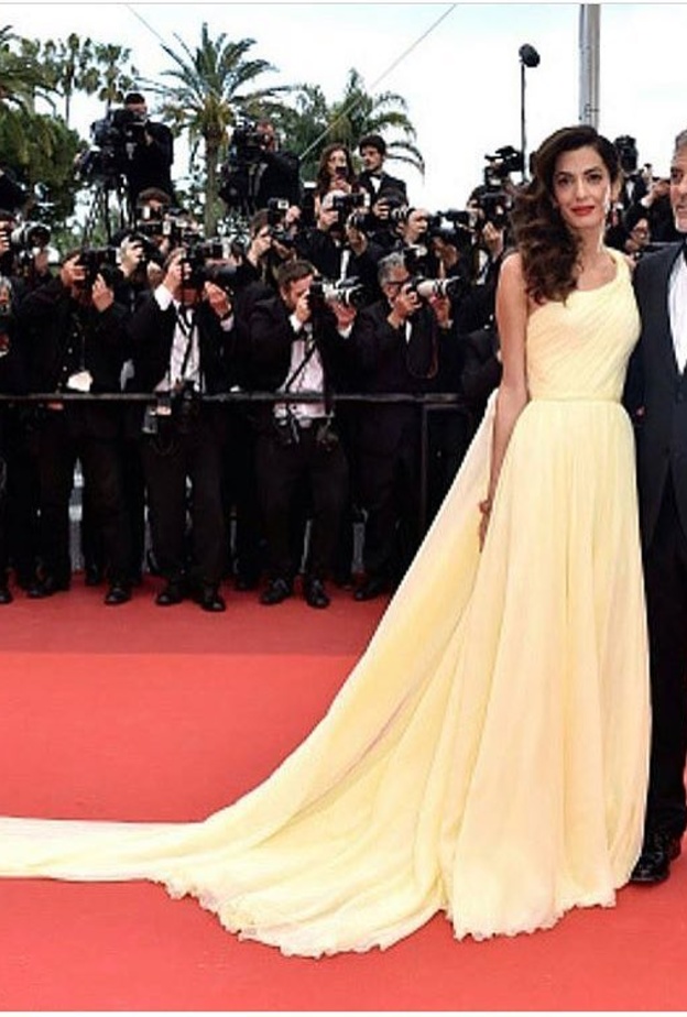 استوحي من امل كلوني اطلالتك بالابيض- انستغرام امل