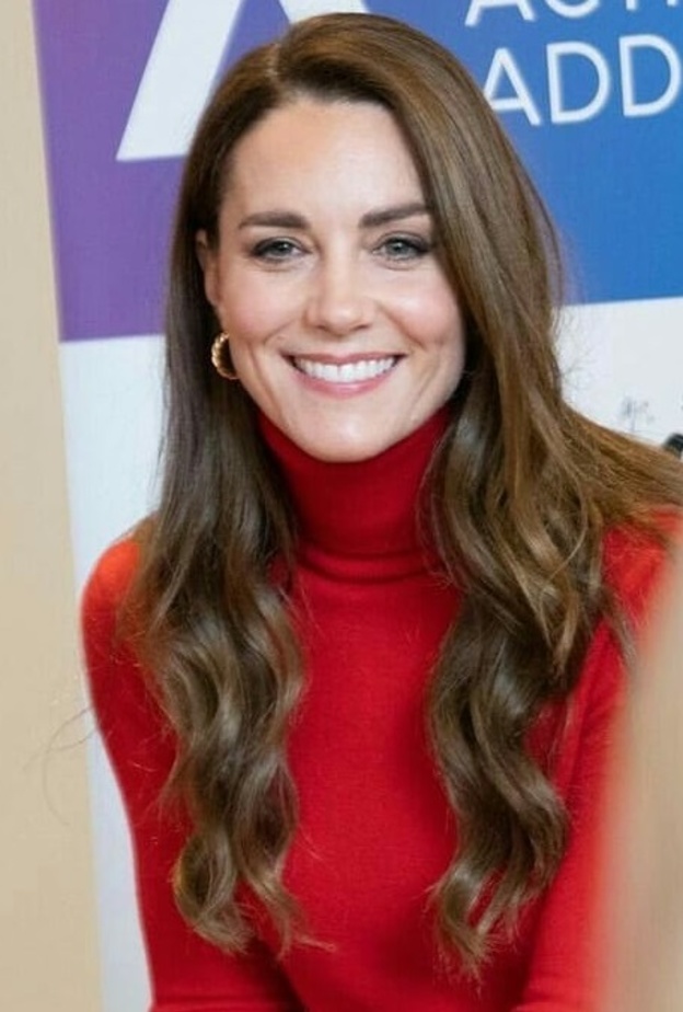 أحدث إطلالات كيت ميدلتون بالمكياج البرونزي والشعر الويفي