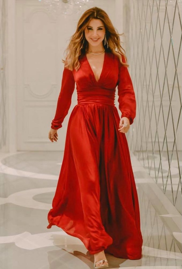 اطلالة نانسي عجرم بالفستان الاحمر القوي