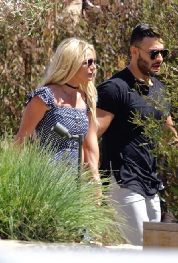 بريتني سبيرز وخطيبها يتفقدان منزلا بقيمة 16.5 مليون دولار بحثا عن منزل الزوجية