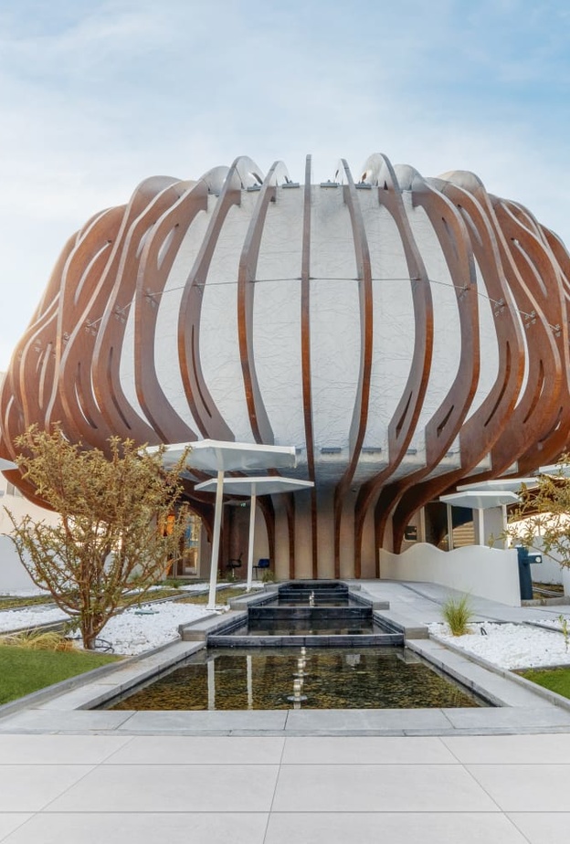 تتمحور فكرة تصميم جناح سلطنة عمان في اكسبو ٢٠٢٠ دبي حول شجرة اللبان العريقة