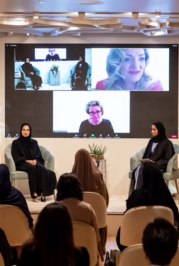 خبيرات في إكسبو دبي 2020 ابتكار إرثي لمنسوجات من سعف النخيل يحقق الاستدامة في صناعة المنسوجات والأزياء