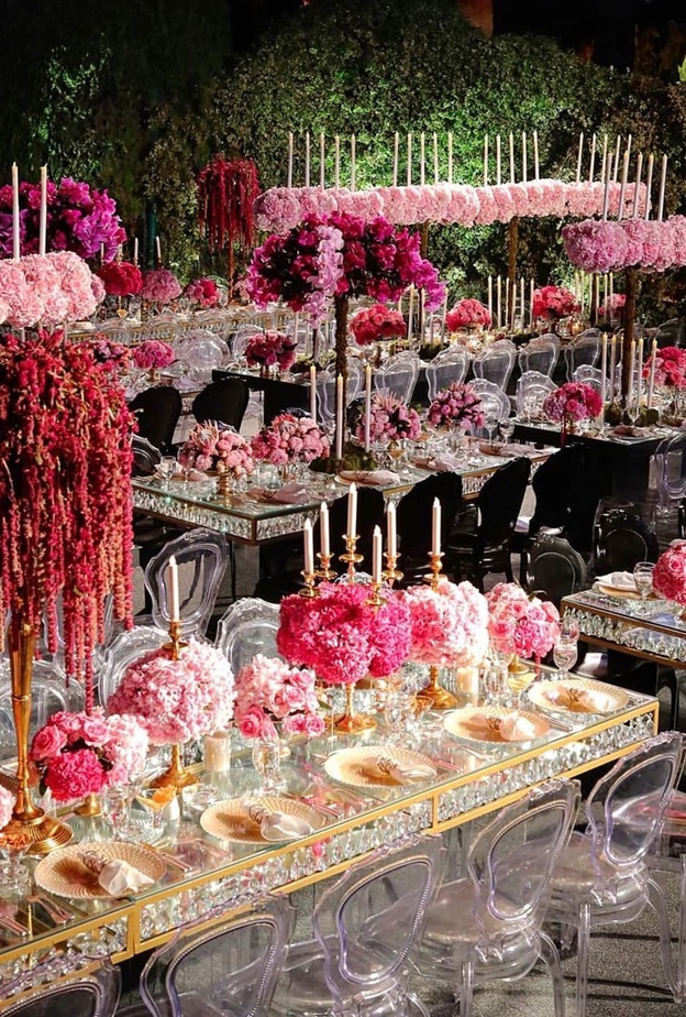 ديكور زفاف زهري ناعم لشهر التوعية بسرطان الثدي من تصميم My Event Design