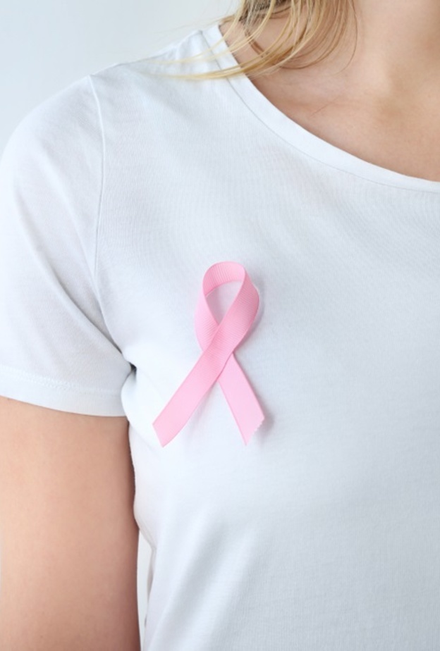 ماهي أعراض سرطان الثدي النقيلي