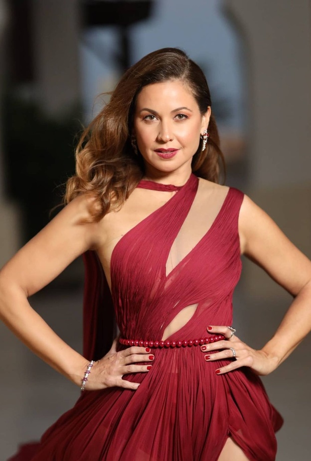 ريا أبي راشد  بإطلالات مجوهرات باهرة في مهرجان الجونة