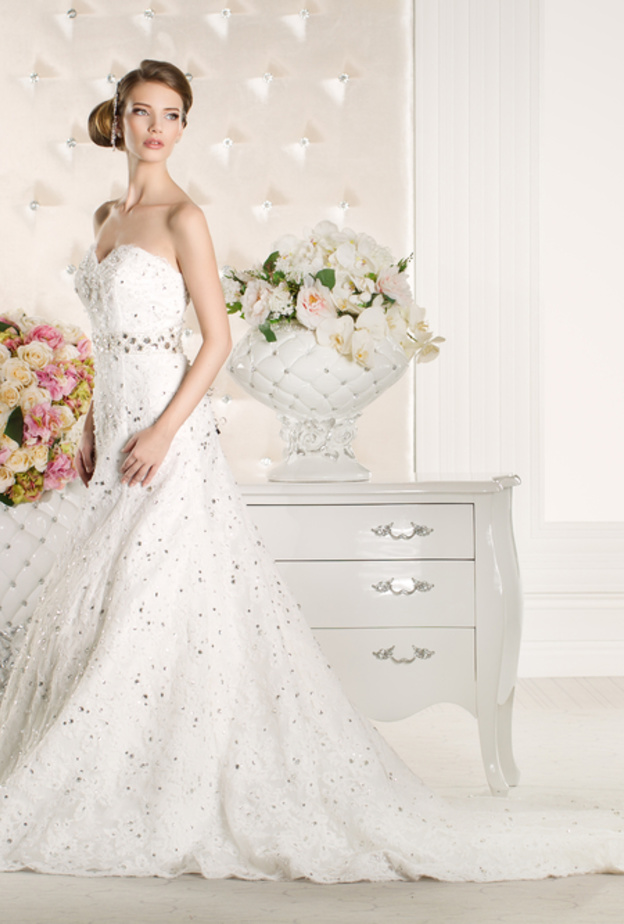 نصائح مهمة لتصحيح طريقة وقوفك قبل يوم الزفاف