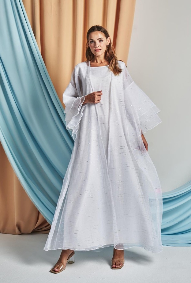 عباية انثوية بأكمام راسعة من Threads By Twins