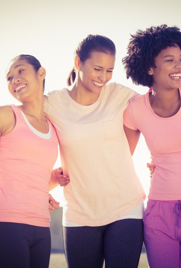 علامات مشهورة في النساء الأكثر عرضة للإصابة بسرطان الثدي