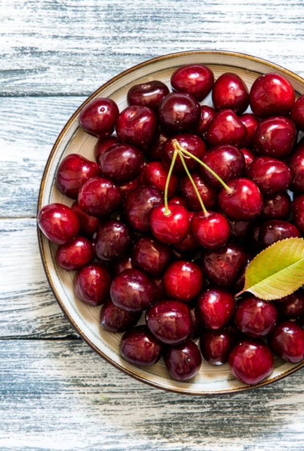 ما هي فوائد الكرز لصحة العيون والعظام