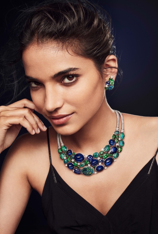 مجوهرات فاخرة بحجر الأوبال حجر مواليد أكتوبر