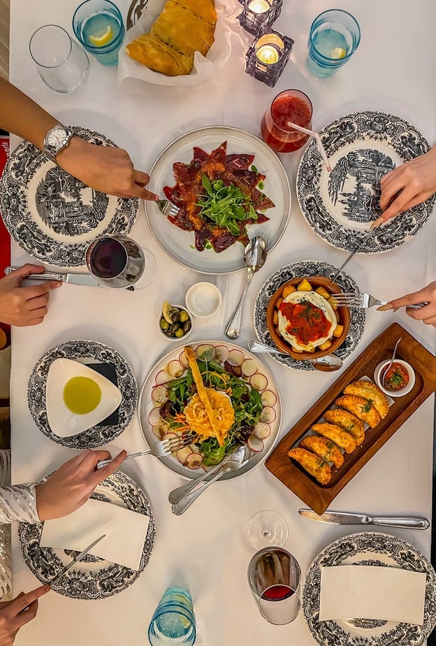 مطعم "أسادور دي أراندا" يحتفي بمرور عام من نجاح أعماله في دبي