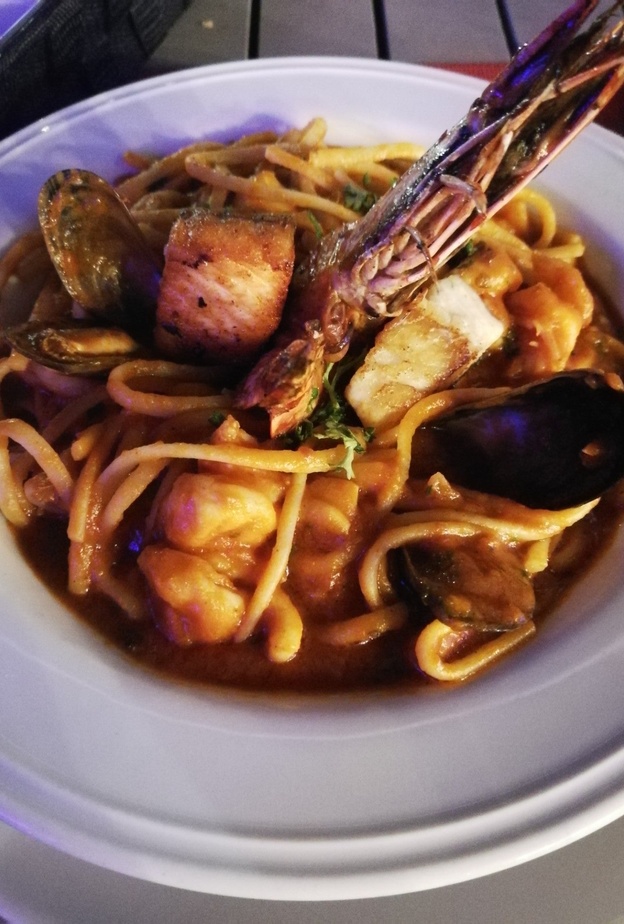 مطعم أكواريوم AQUARIUM