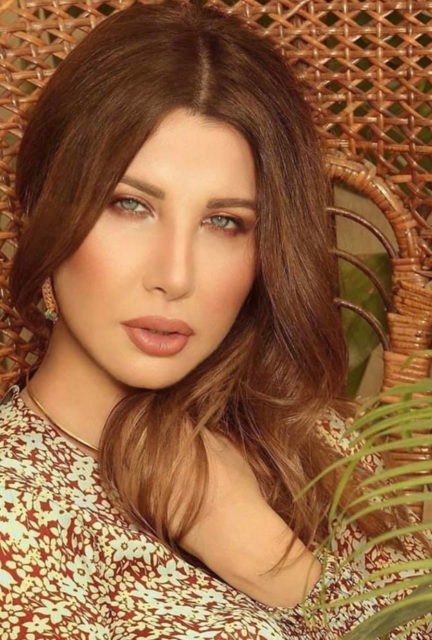 مكياج خطوبة ناعم وبرونزي مستوحى من إطلالات نانسي عجرم