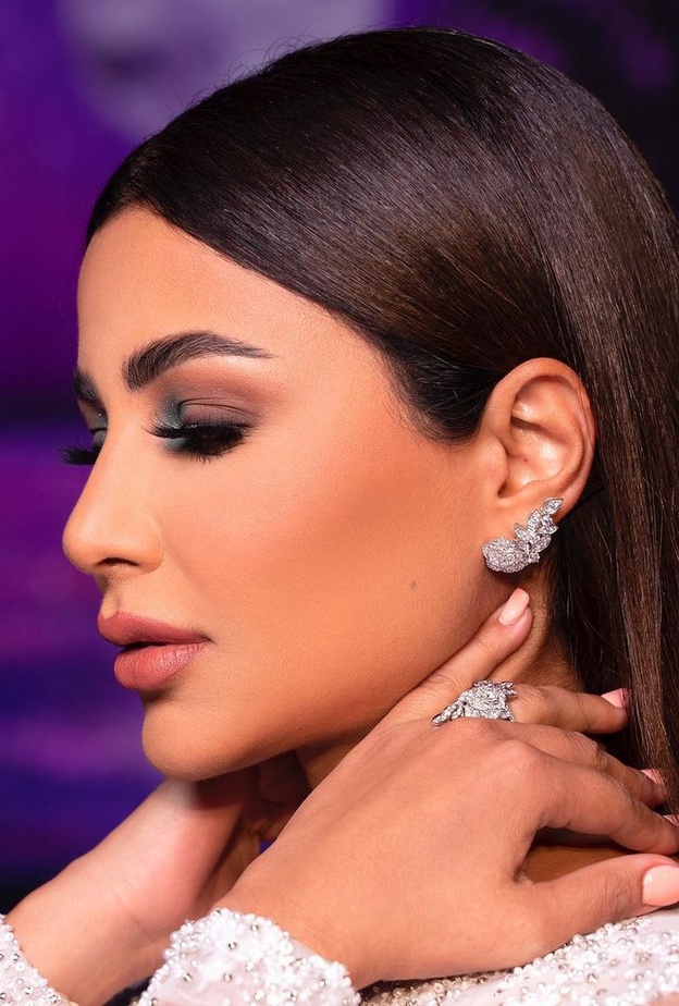 موديلات اقراط صغيرة مهيرة عبد العزيز من دار Piaget